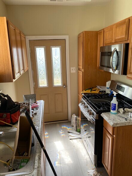 Building Photo - 208 W Adams Ave