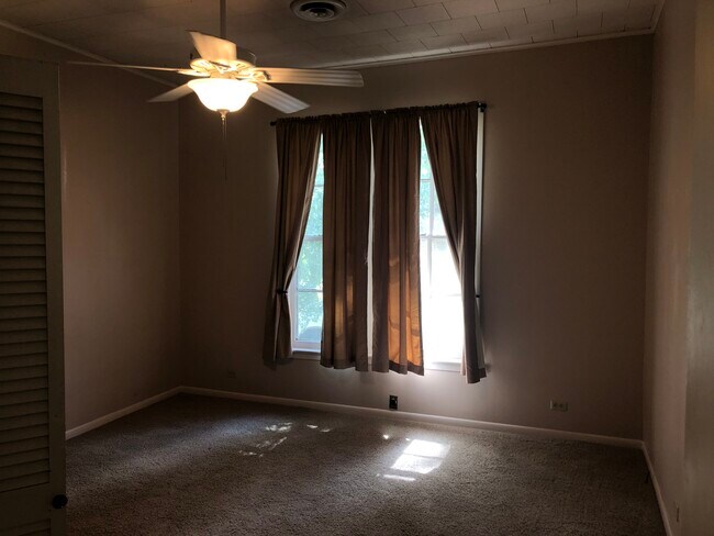 Building Photo - 716 W Georgia Ave