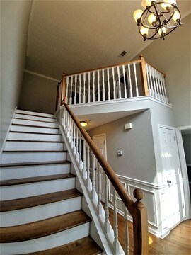 Building Photo - 852 Rockfount Way