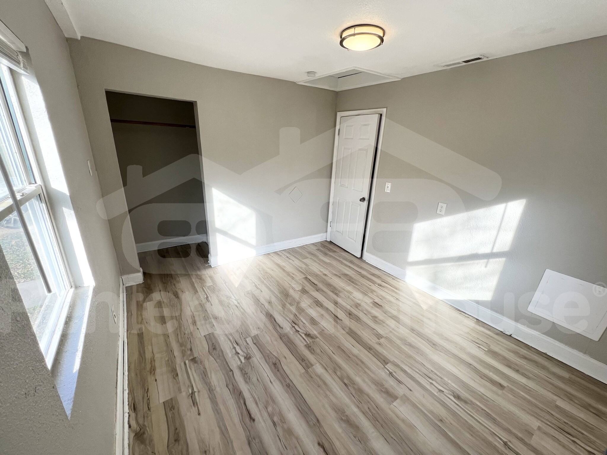 Building Photo - 6841 Walrond Ave