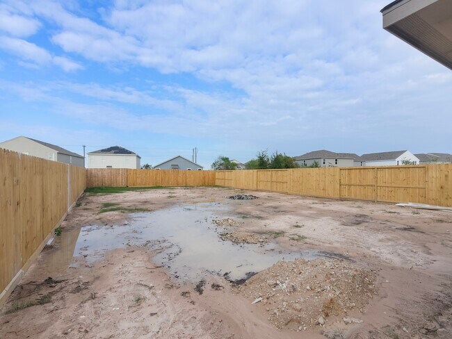 Building Photo - 327 Rd 5840