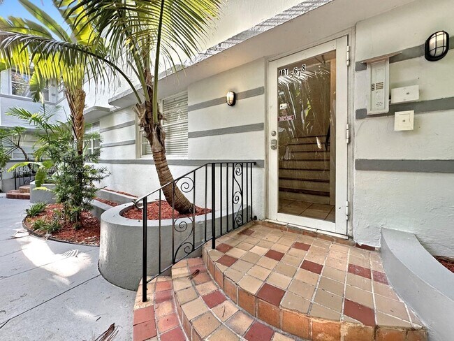 Building Photo - 901 Euclid Ave