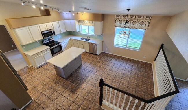 Building Photo - 3 Bedroom + Office Home in the Vineyards Community Near W Germann Rd and S Dobson Rd!