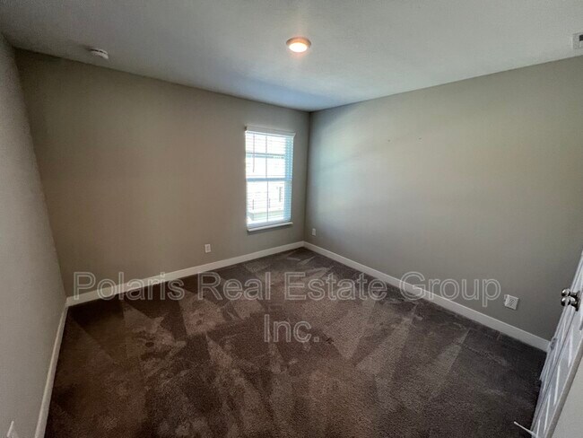 Building Photo - 329 Wakefield Way