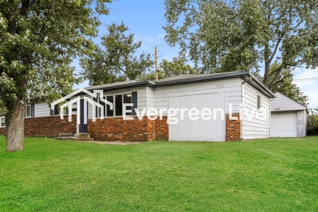 Building Photo - 4909 Hyperion Ct