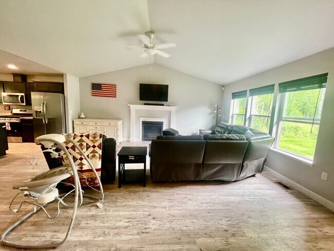 Building Photo - Wonderful Ranch Style home on over an acre in a great location!  3 bed/2 bath/2 car garage with a...