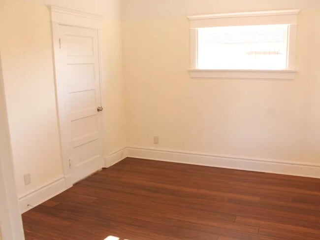 Building Photo - 1244 W 46th St
