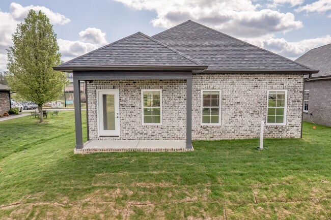 Building Photo - 307 Monroe Dr