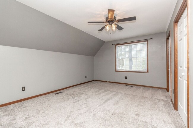 Building Photo - Serene Living in Chesterfield