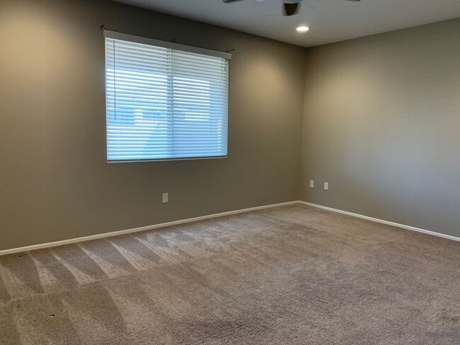 Building Photo - 3 Bedroom 2 Bath Home with 2 car garage, only built in 2020