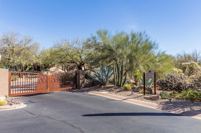 Building Photo - 7152 E Night Glow Cir