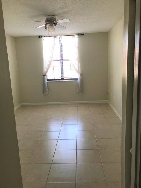 Building Photo - 630 S Sapodilla Ave