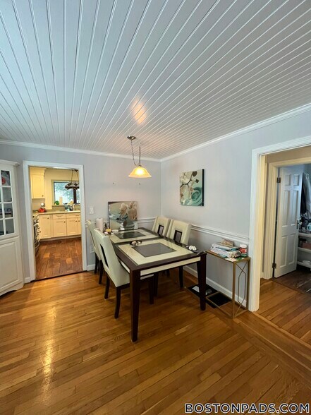 Building Photo - 62 Lawn Ave