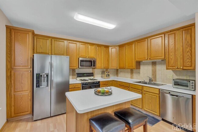 Building Photo - 548 St Andrews Pl
