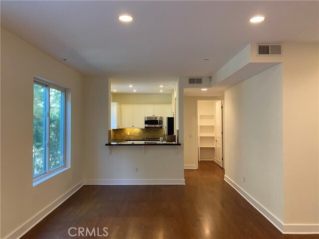 Building Photo - 11851 Laurelwood Dr