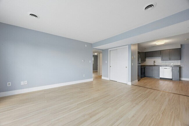 Building Photo - 244 Mt Vernon St