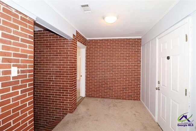 Building Photo - 130 Holly St