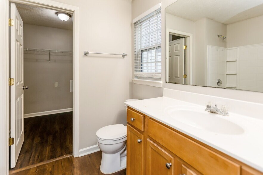 Building Photo - 320 Arrowhead Dr
