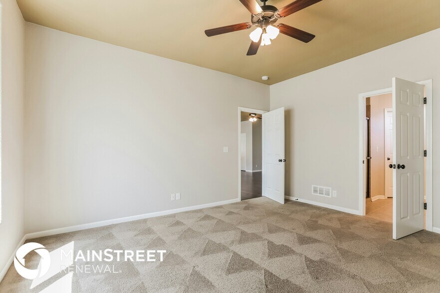 Building Photo - 1504 NE Jaclyn Dr