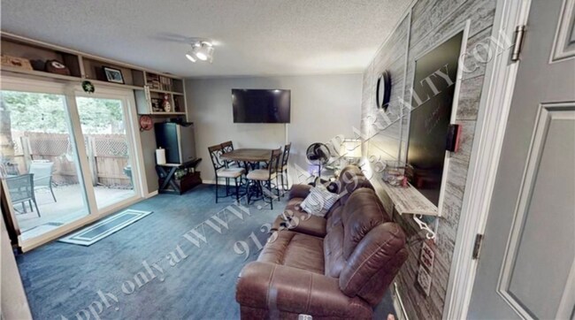Building Photo - Beautiful Updated 3 Bed 3 Bath Home in Ove...