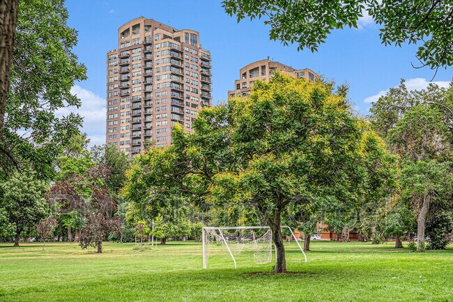 Building Photo - 2124 E 17th Ave