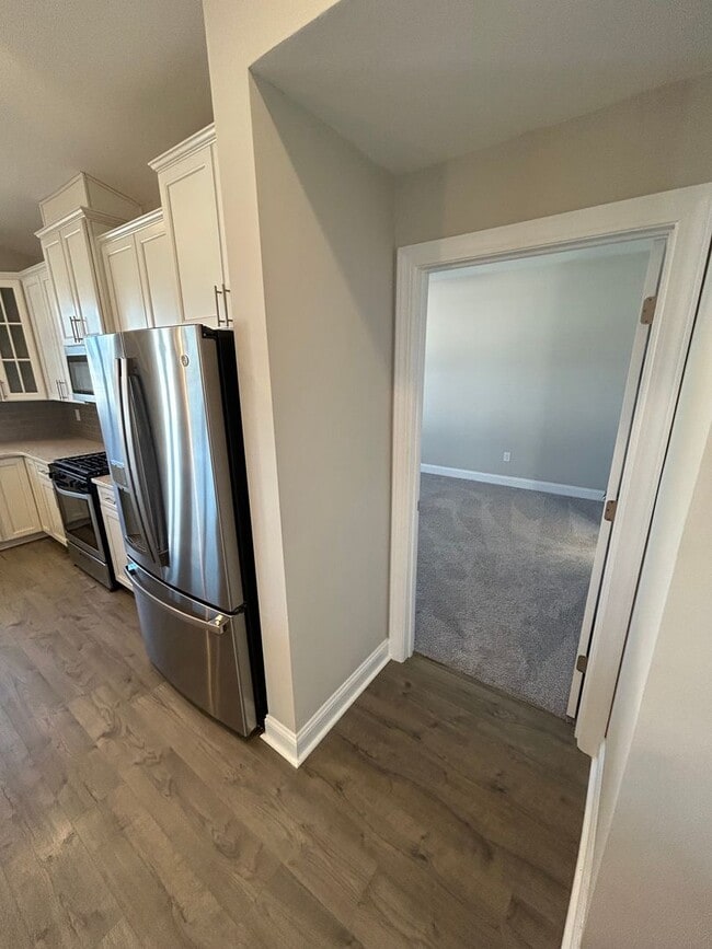 Building Photo - 585 Oyster Dr
