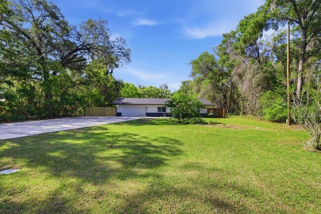 Building Photo - 550 E Minnesota Ave