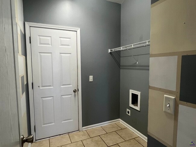 Building Photo - 312 Hearthwood Dr