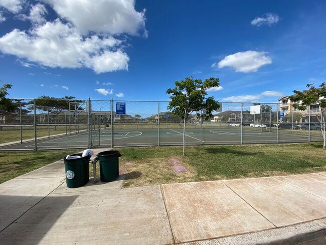 Building Photo - Three Bedroom Townhome in Kapolei!