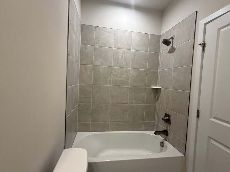 Building Photo - Room in Townhome on Tristram Ln