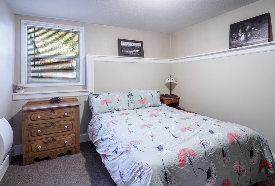 2nd bedroom - 12016 Bartlett Ave NE