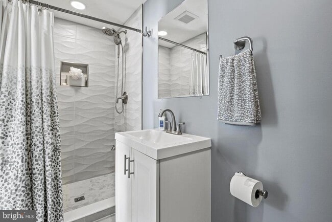 Building Photo - 13011 Vaden Terrace