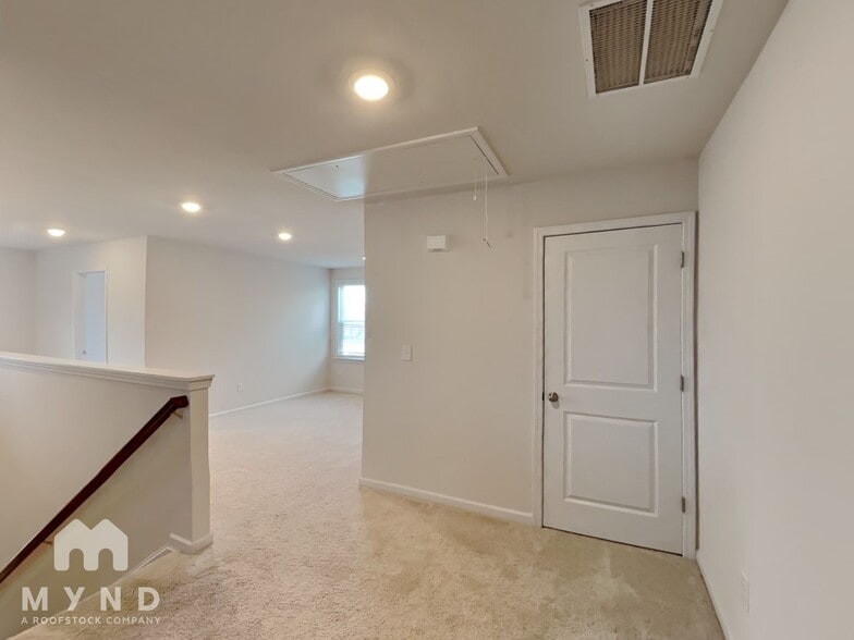 Building Photo - 71 Dew Drop Ln