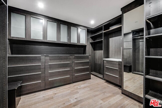 Building Photo - 770 Paseo Miramar