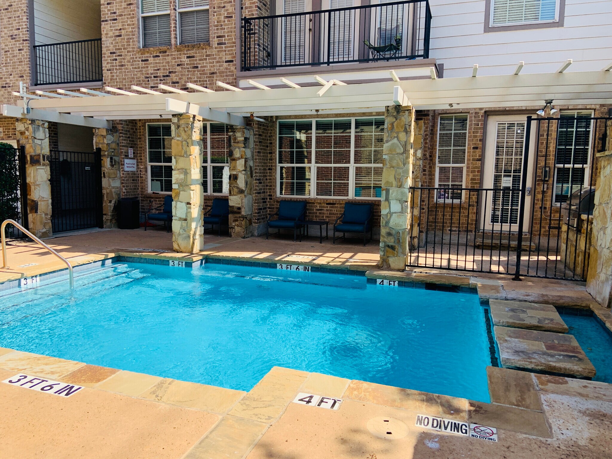 Building Photo - 1020 Texas St