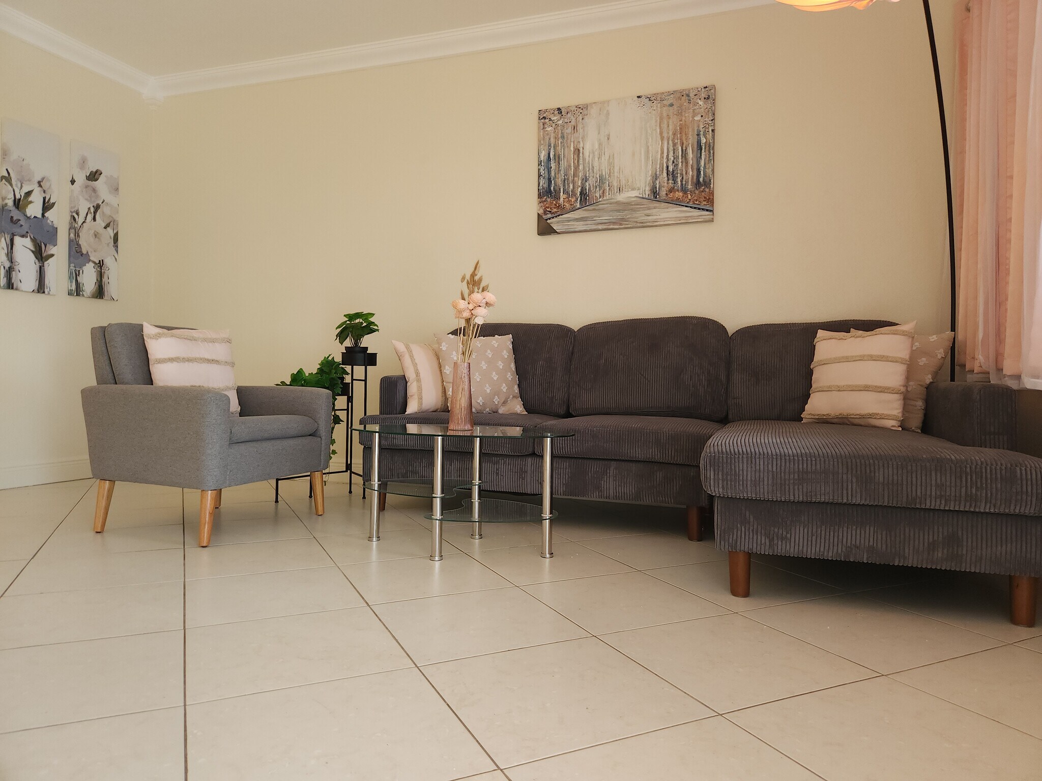 Livingroom - 600 Layne Blvd