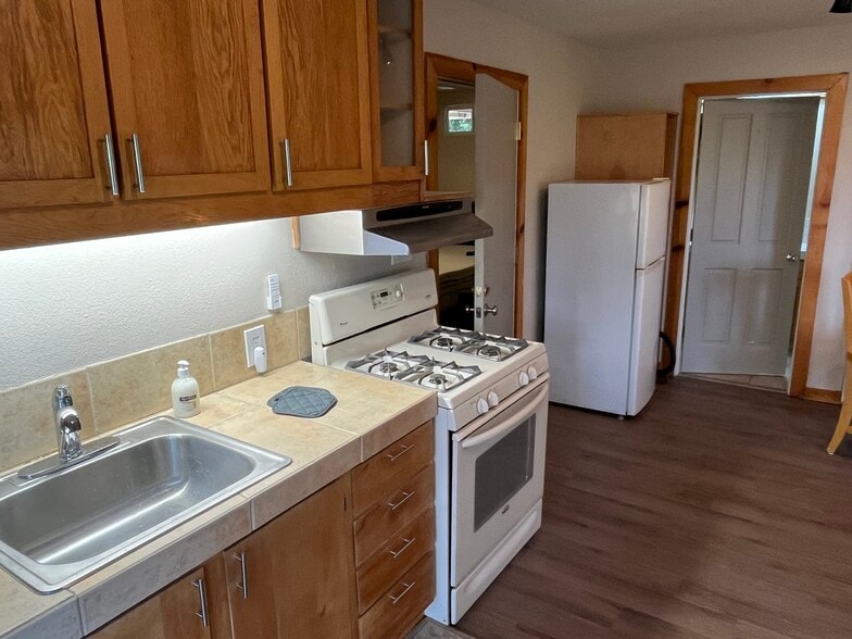 Building Photo - 247 Broad St