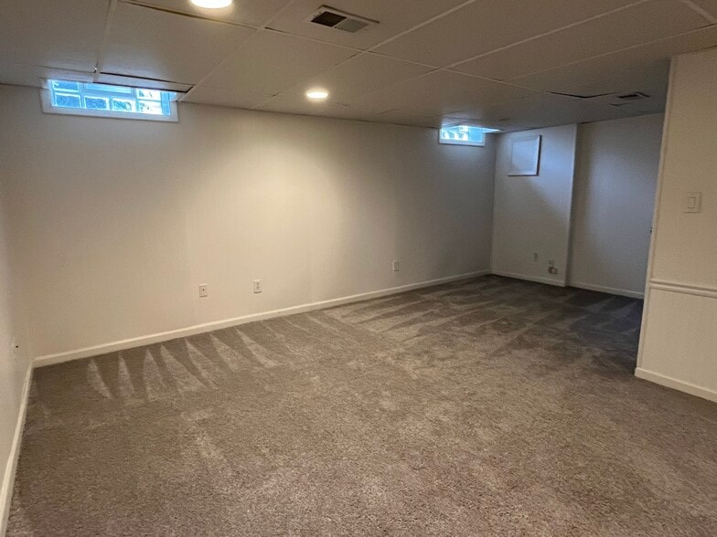 Building Photo - 3010 Bolgos Cir