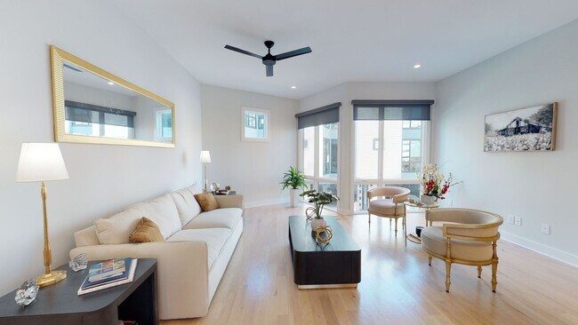 Building Photo - Modern Townhome with Roof Terrace in Dilworth Neighborhood Charlotte NC