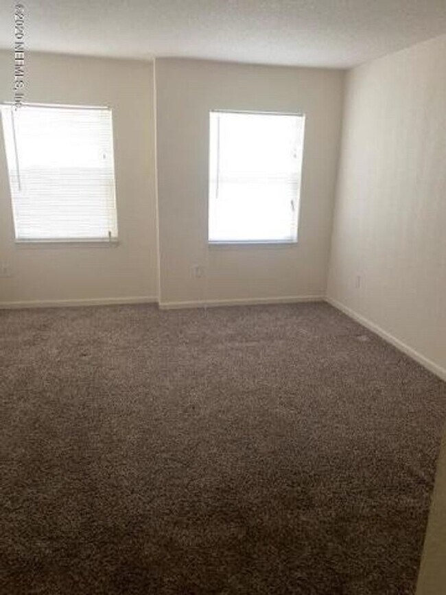 Building Photo - Move in ready 3/2.5 Condo available NOW