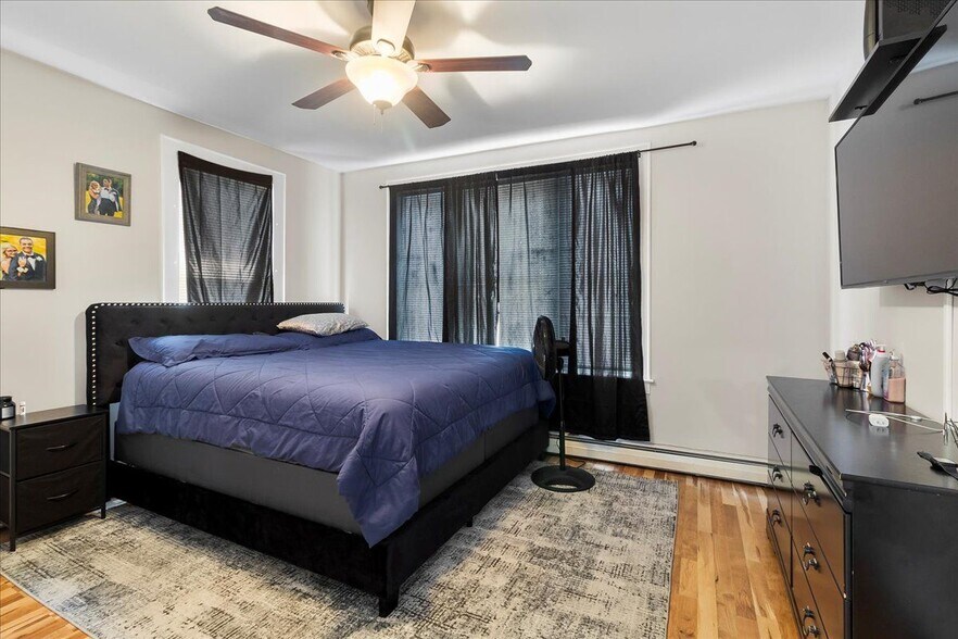 Building Photo - 39 2nd St