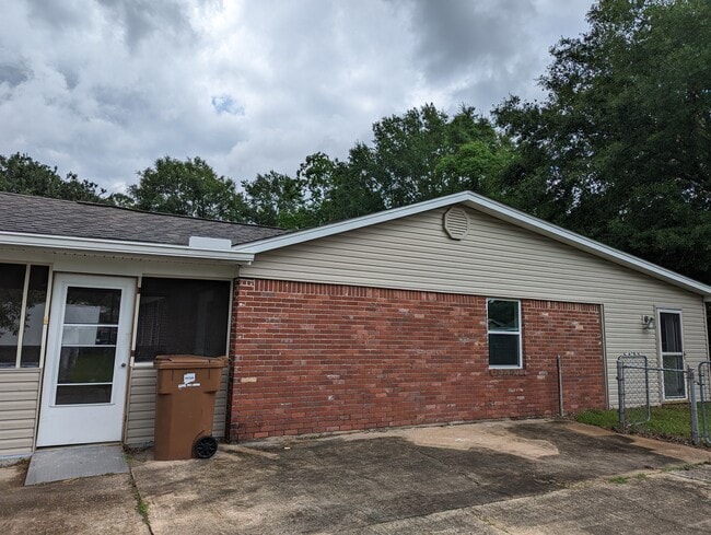 Building Photo - 668 Orchard Dr