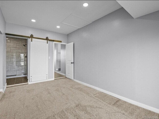 Building Photo - Updated 3BD, 2BA Englewood Home with Back Yard and Garage