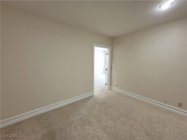 Building Photo - 5110 N Valadez St