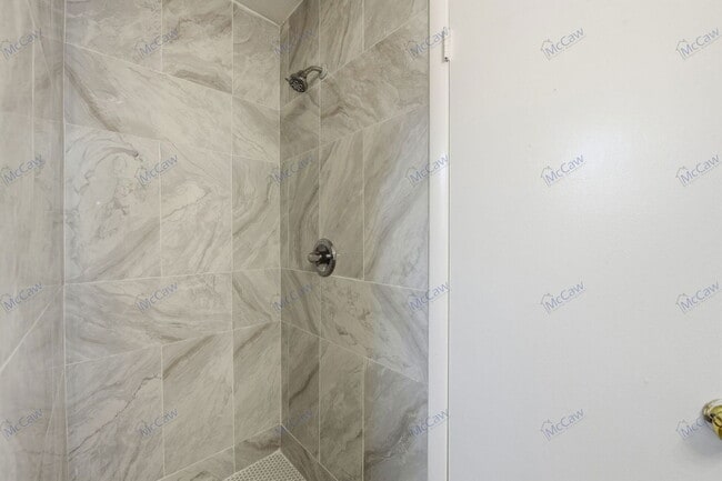 Building Photo - 6921 Greenlee St