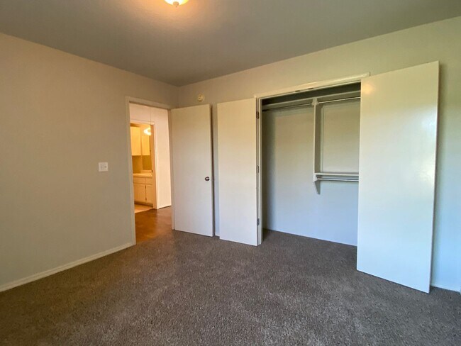 Building Photo - Large 3 Bedroom in Catoosa!!! Pet Friendly NEW DECK FRESH PAINT