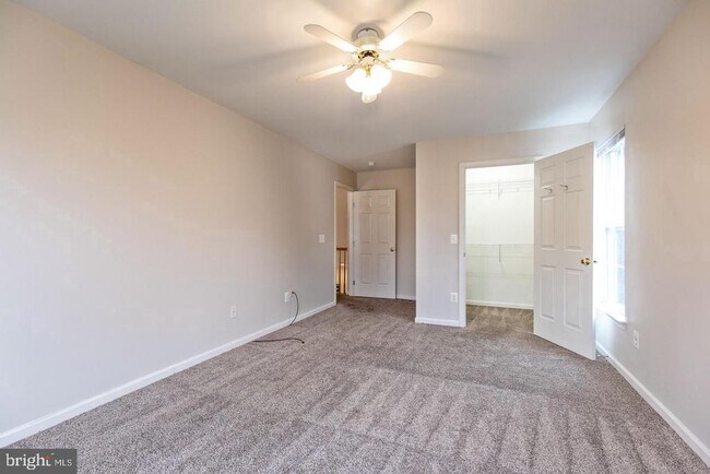 Building Photo - 19 Blue Spruce Cir