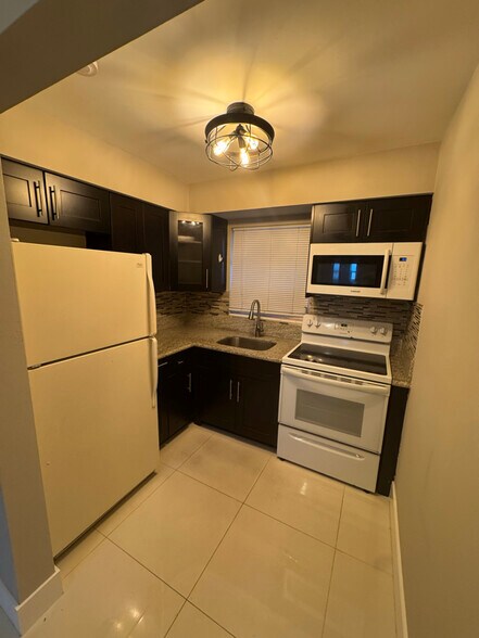 Primary Photo - 1859 Wiley St