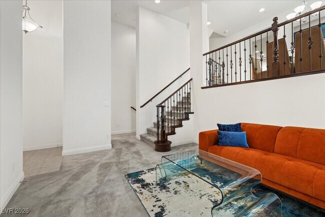 Building Photo - 2 Corte Belleza