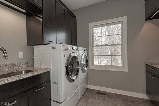 Building Photo - 8600 Tamarack Trail